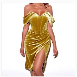 Glamorous Strapless Velvet Dress in Gold